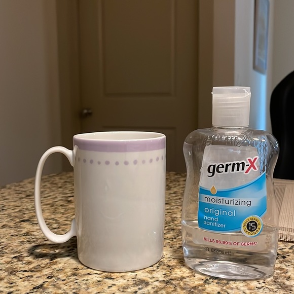 Charlotte Street LILAC EAST Mug - Picture 6 of 6